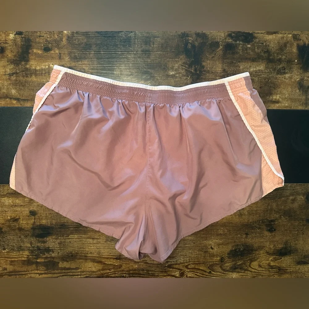 Nike Women's Shorts in Mauve and Peach - Picture 4 of 5
